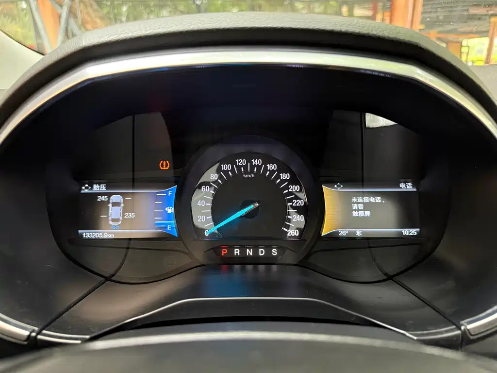 Ford Edge 2018 — фото 18