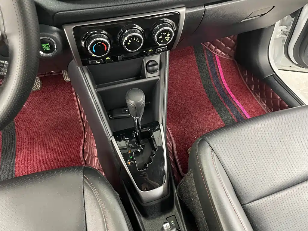 Toyota Yaris L 2022 — фото 11