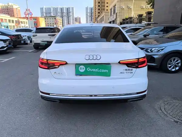 Audi A4L 2019