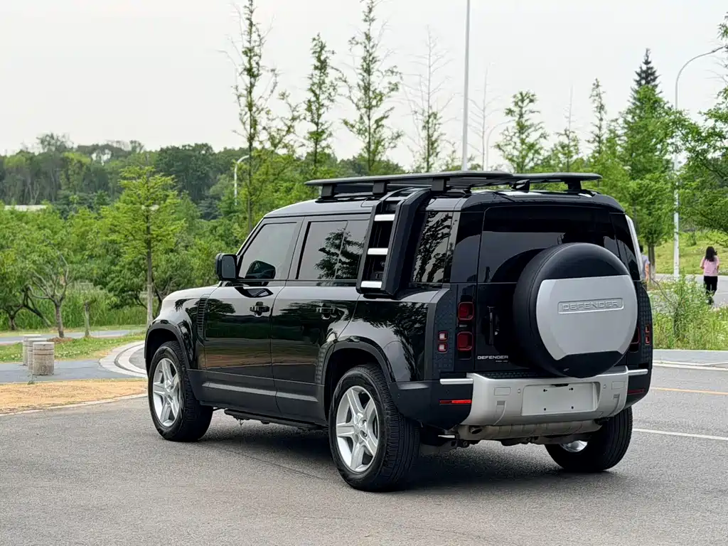 Land Rover Defender 2020 — фото 14