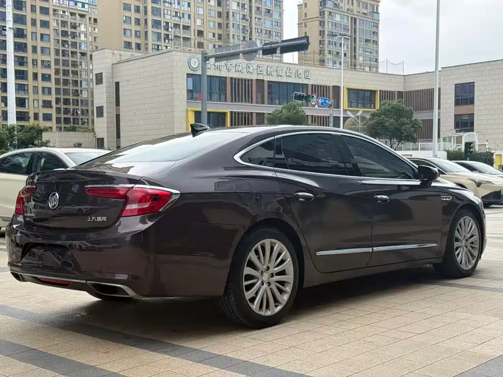 Buick LaCrosse 2018 — фото 10