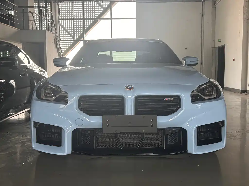 BMW M2 2025 — фото 2