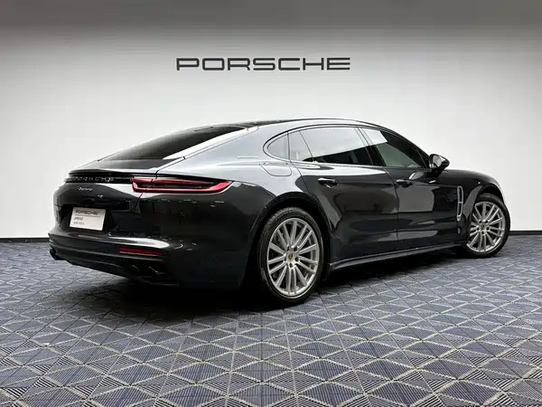 Porsche Panamera 2020