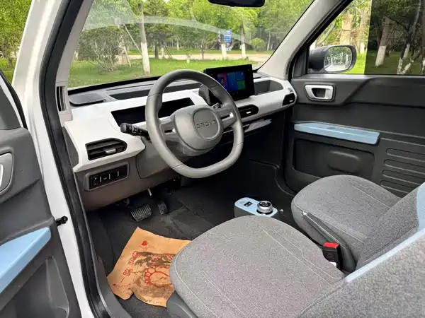 Geely Galaxy Panda 2023