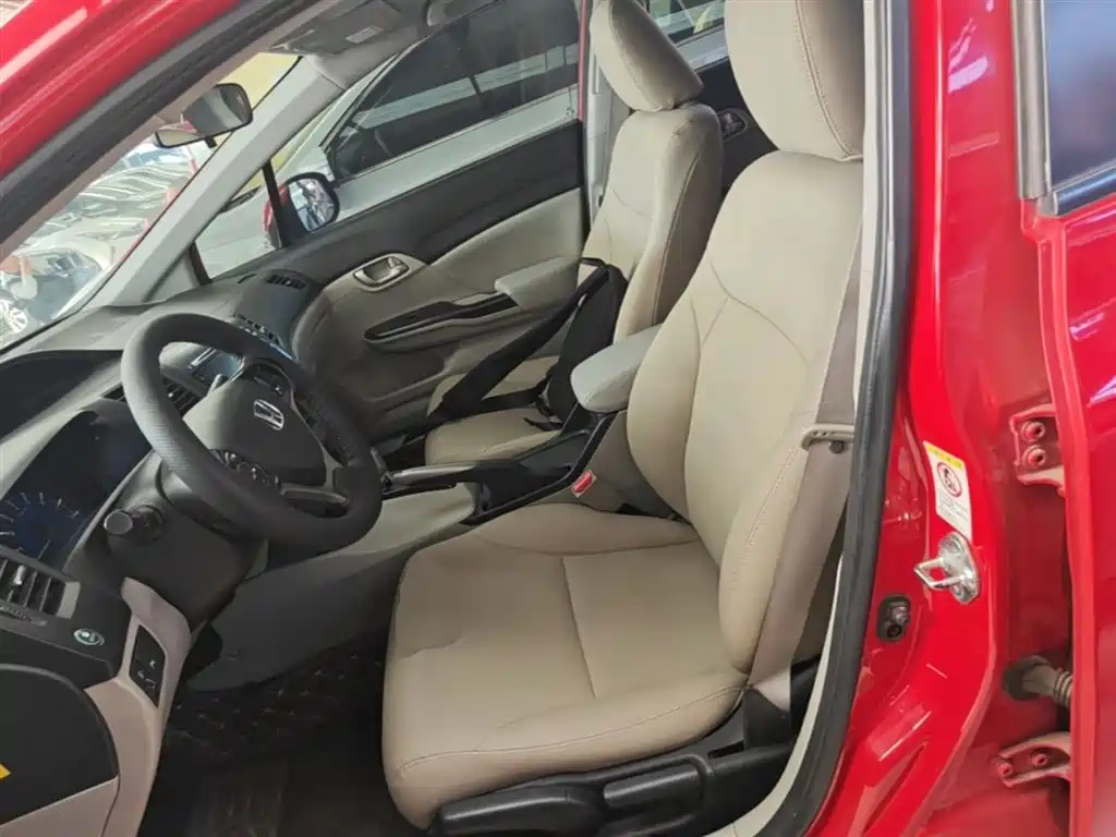 Honda Civic 2015 — фото 15