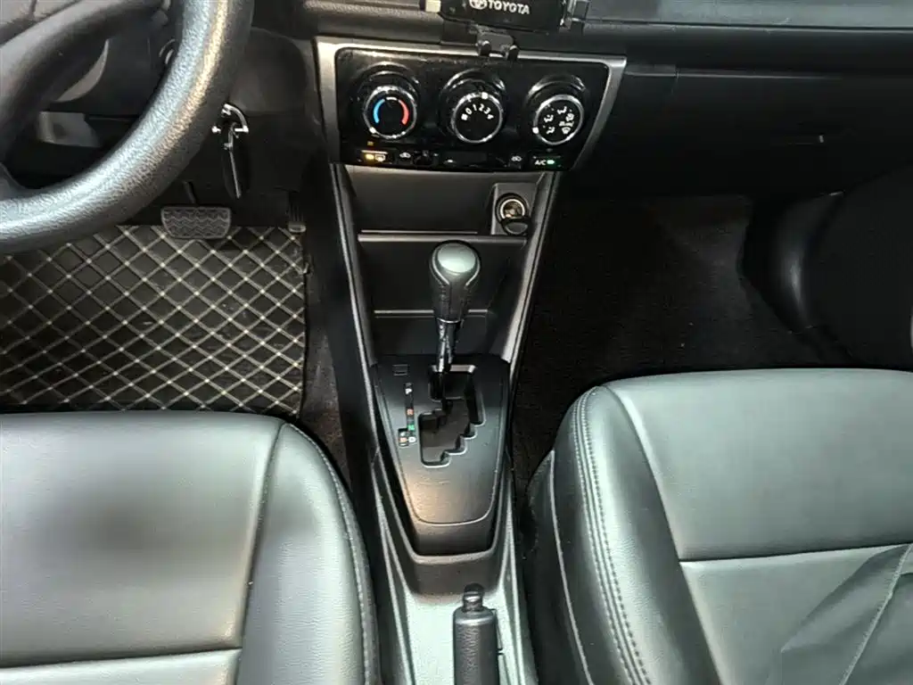 Toyota Yaris L 2019 — фото 14