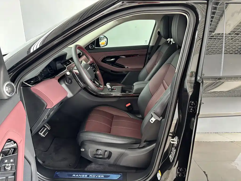 Land Rover Range Rover Evoque 2026 — фото 12