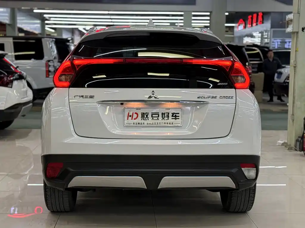 Mitsubishi Eclipse Cross 2022 — фото 16