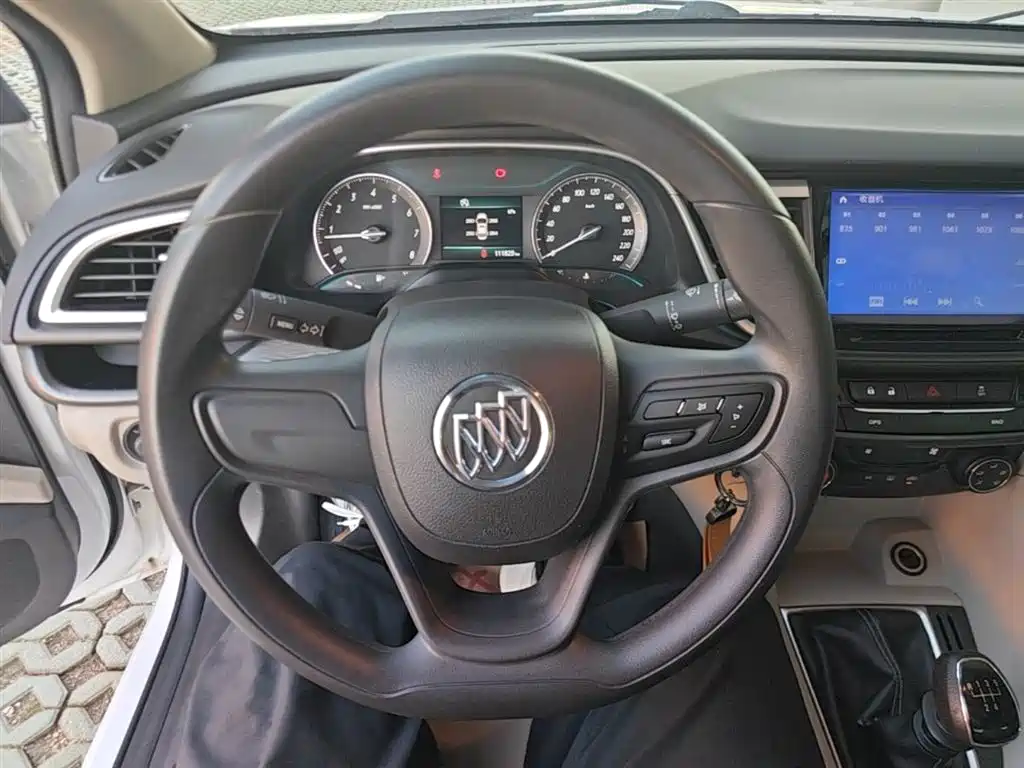 Buick Excelle 2015 — фото 11