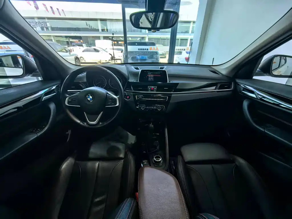 BMW X1 2017 — фото 15