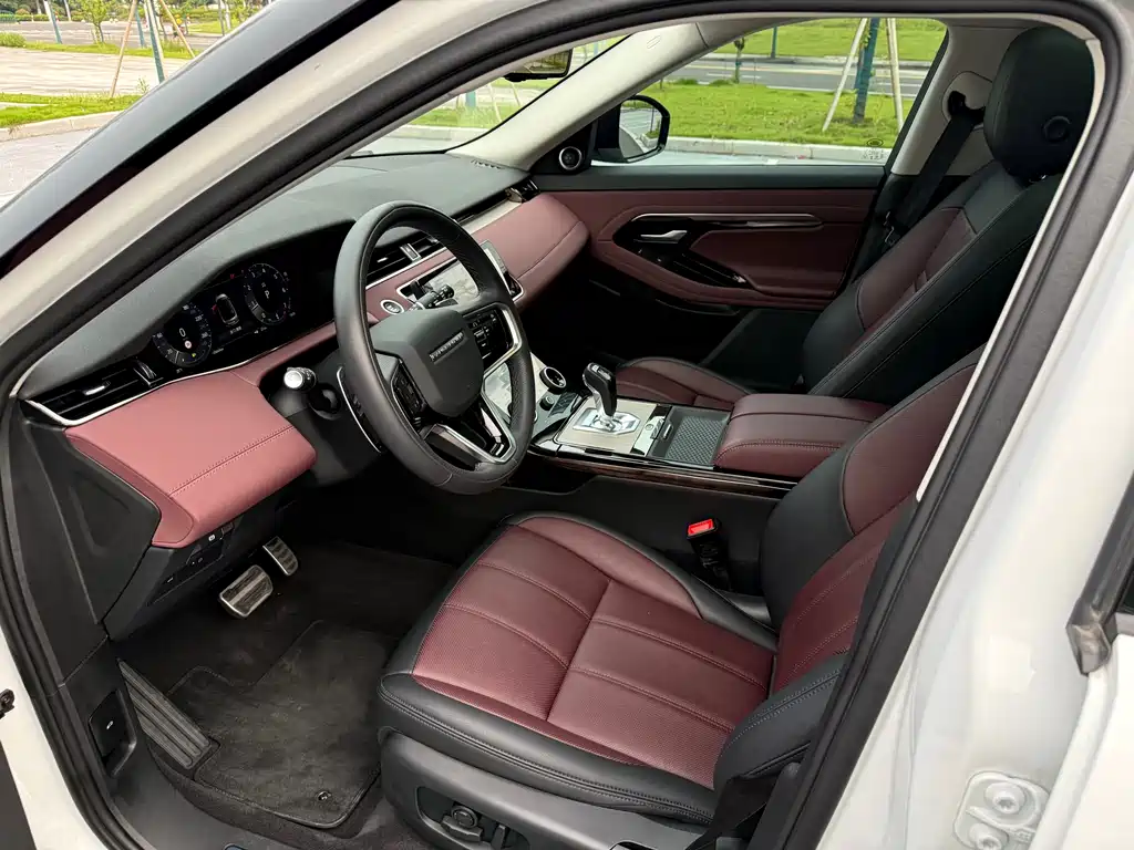 Land Rover Evoque 2023 — фото 10
