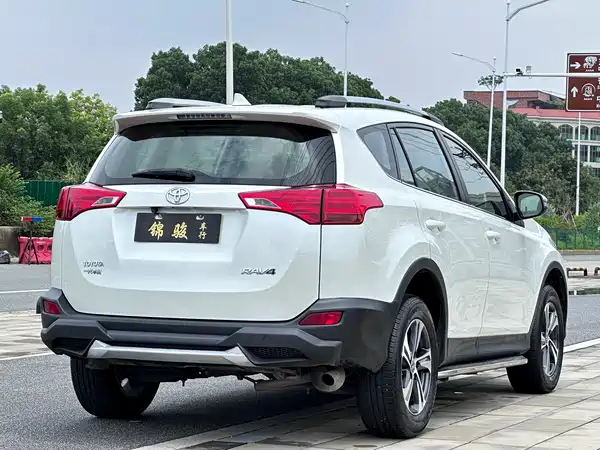 Toyota RAV4 2015