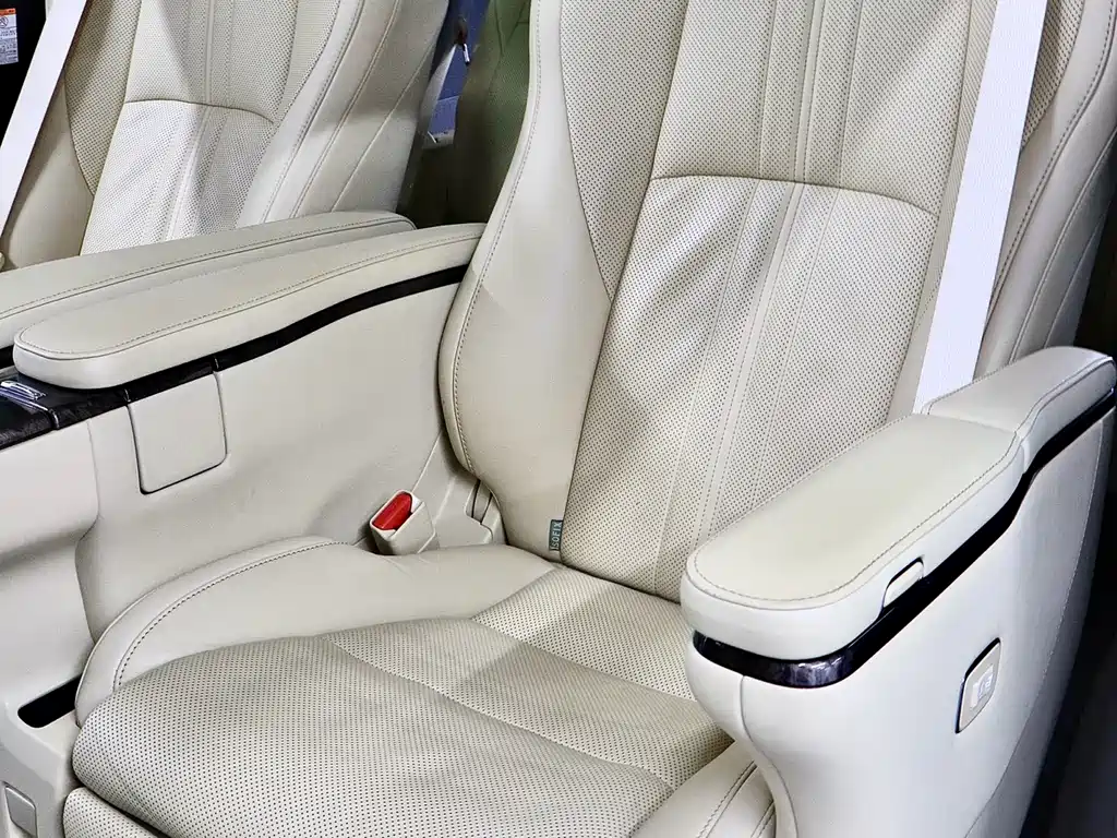 Toyota Vellfire 2021 — фото 13
