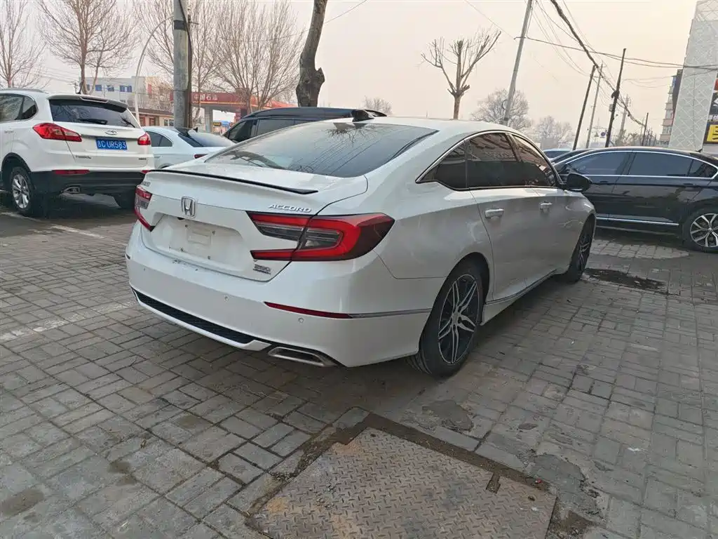 Honda Accord 2022 — фото 16