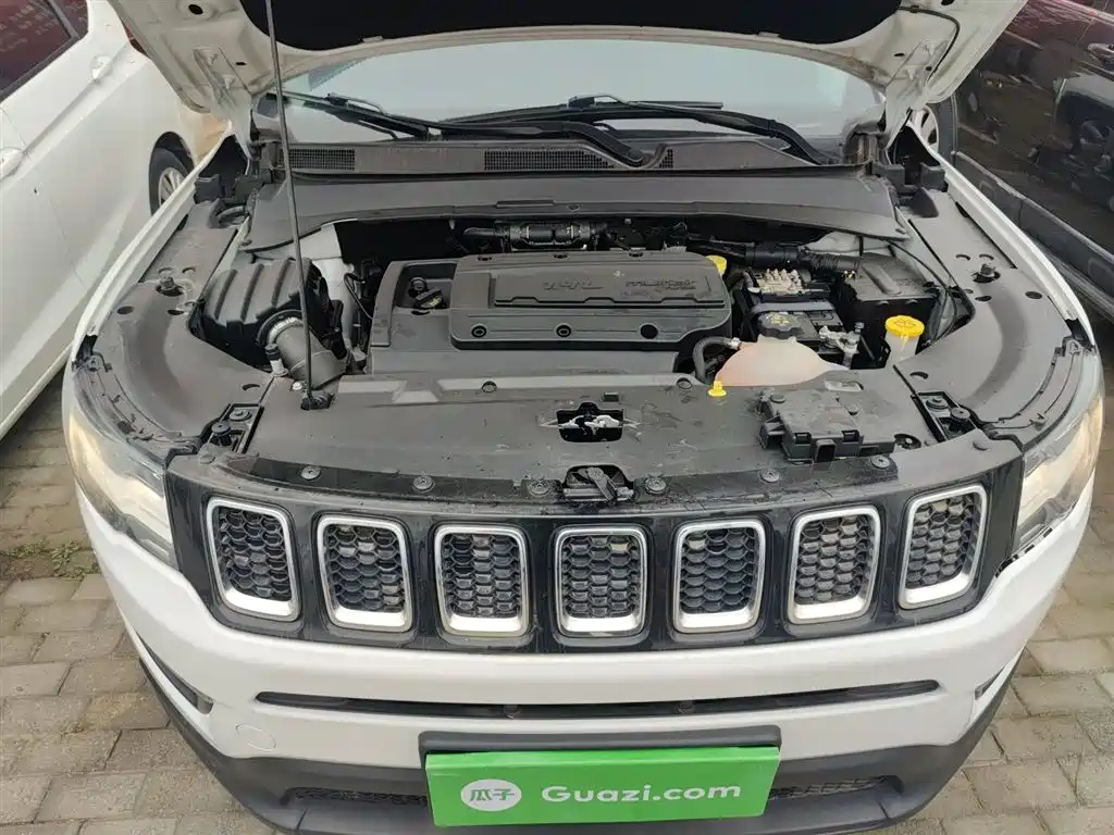 Jeep Compass 2018 — фото 19