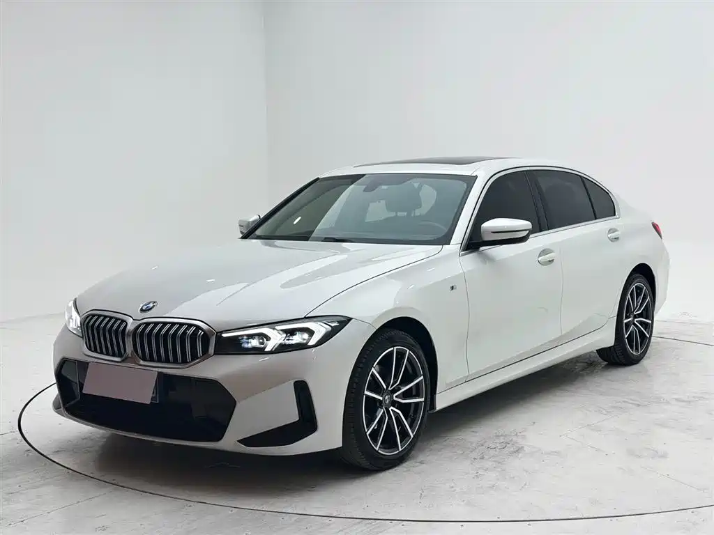 BMW 3 Series 2022 — фото 1