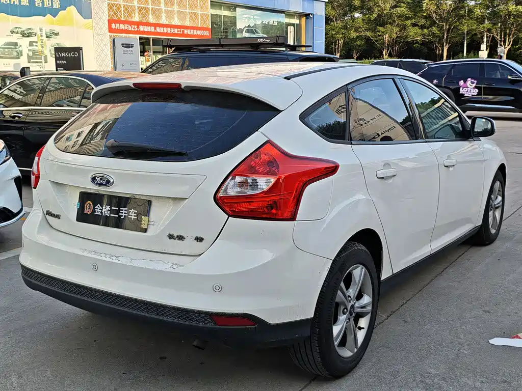 Ford Focus 2014 — фото 3