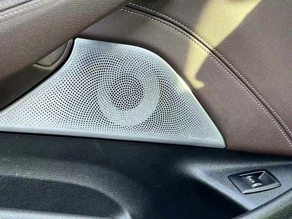 BMW 5 Series 2021 — фото 11
