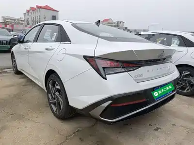 Hyundai Elantra 2023