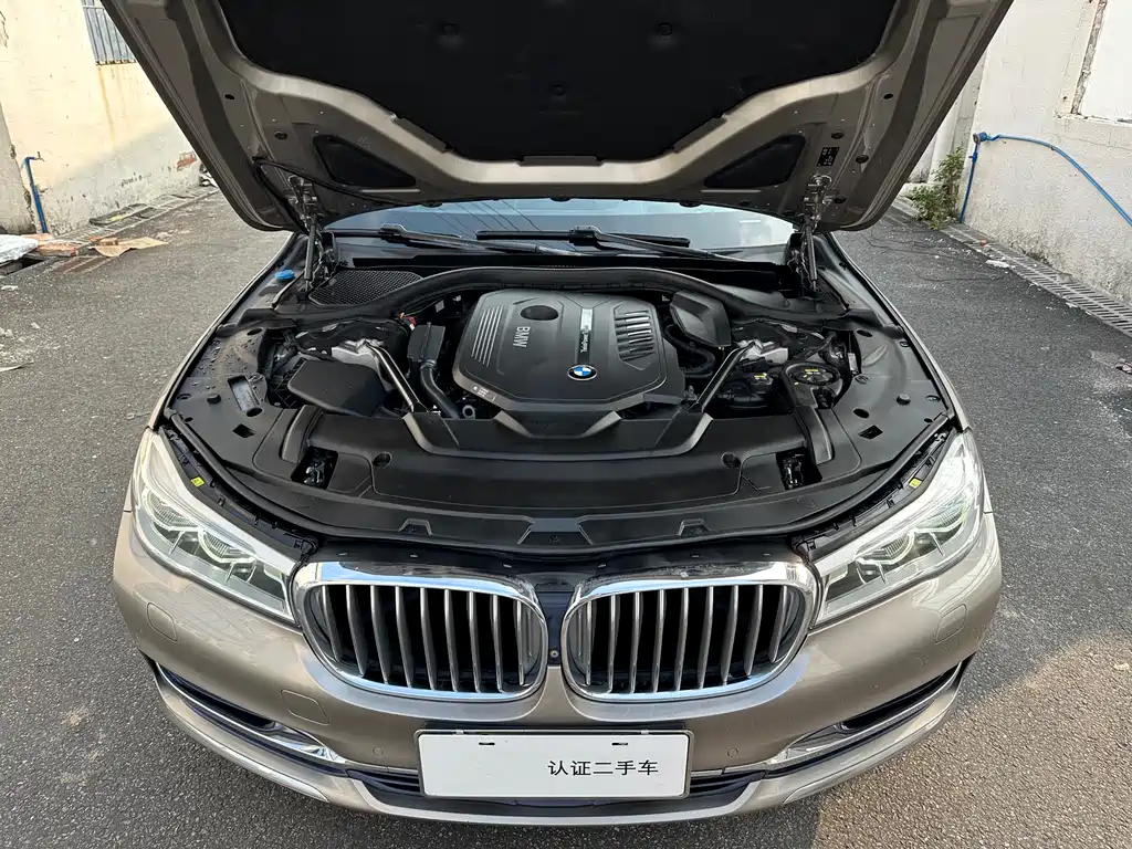 BMW 7 Series 2018 — фото 19