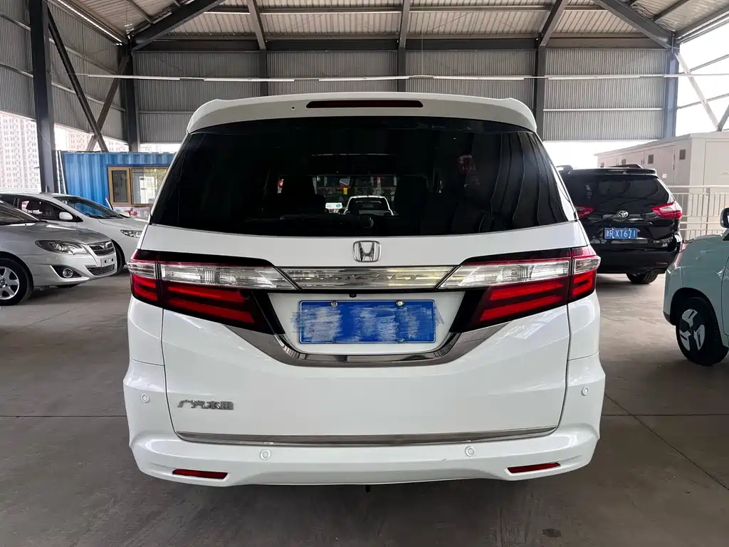 Honda Odyssey 2016 — фото 5