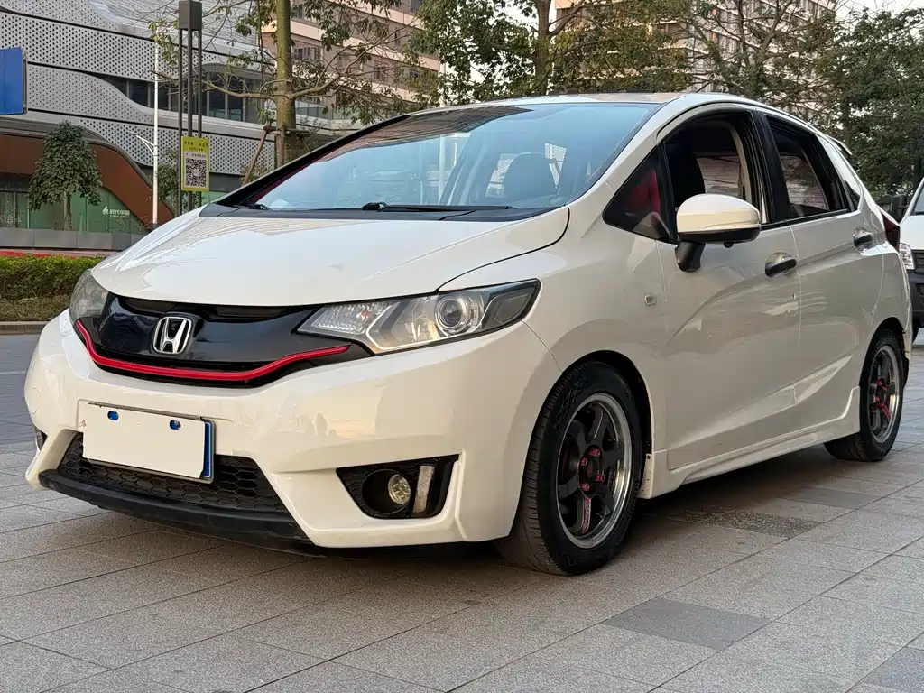 Honda Fit 2017 — фото 1