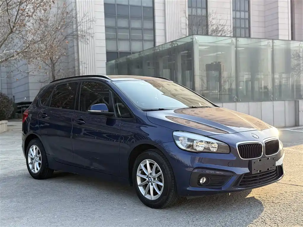 BMW 2 Series Active Tourer 2018 — фото 11