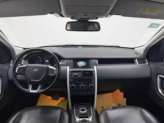 Land Rover Discovery Sport 2018 — фото 11