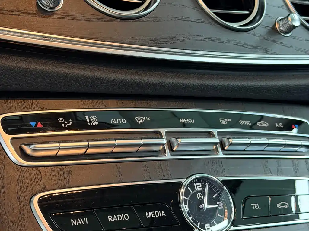 Mercedes-Benz E-Class 2019 — фото 13