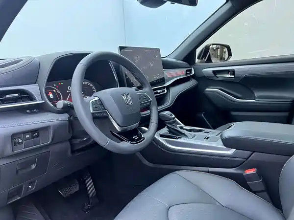 Toyota Crown Kluger 2025
