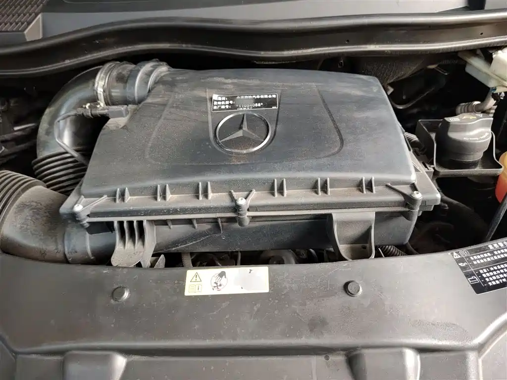 Mercedes-Benz V-Class 2018 — фото 20