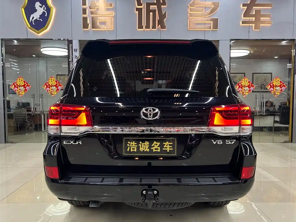 Toyota Land Cruiser 2017 — фото 5