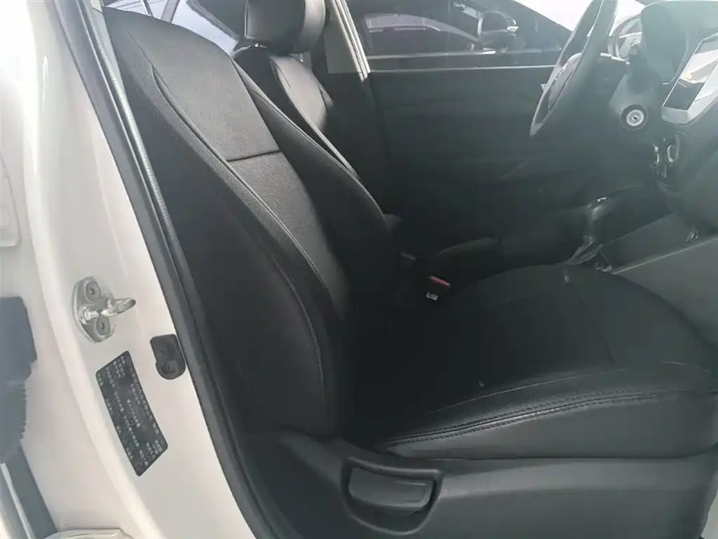 Hyundai Verna 2017 — фото 25