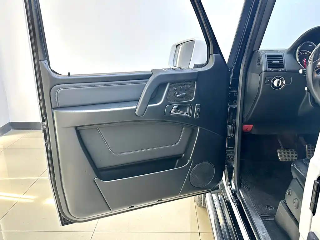 Mercedes-Benz G-Class 2017 — фото 17