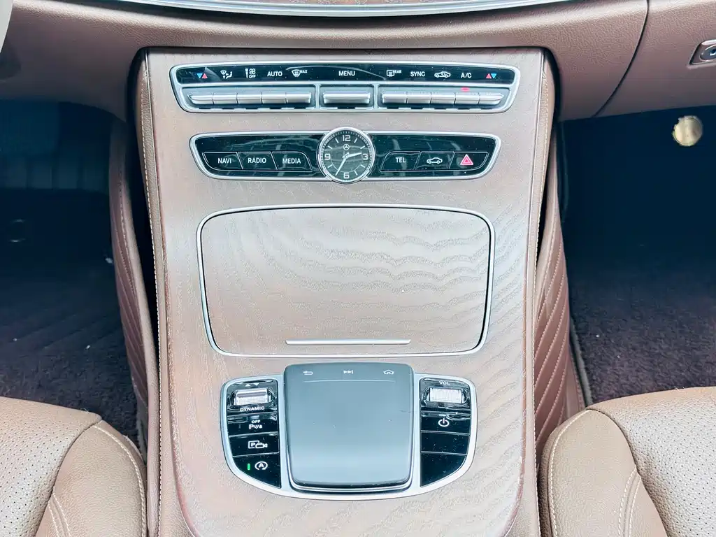 Mercedes-Benz E-Class 2020 — фото 7