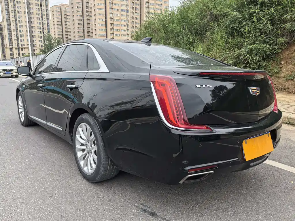 Cadillac XTS 2018 — фото 8