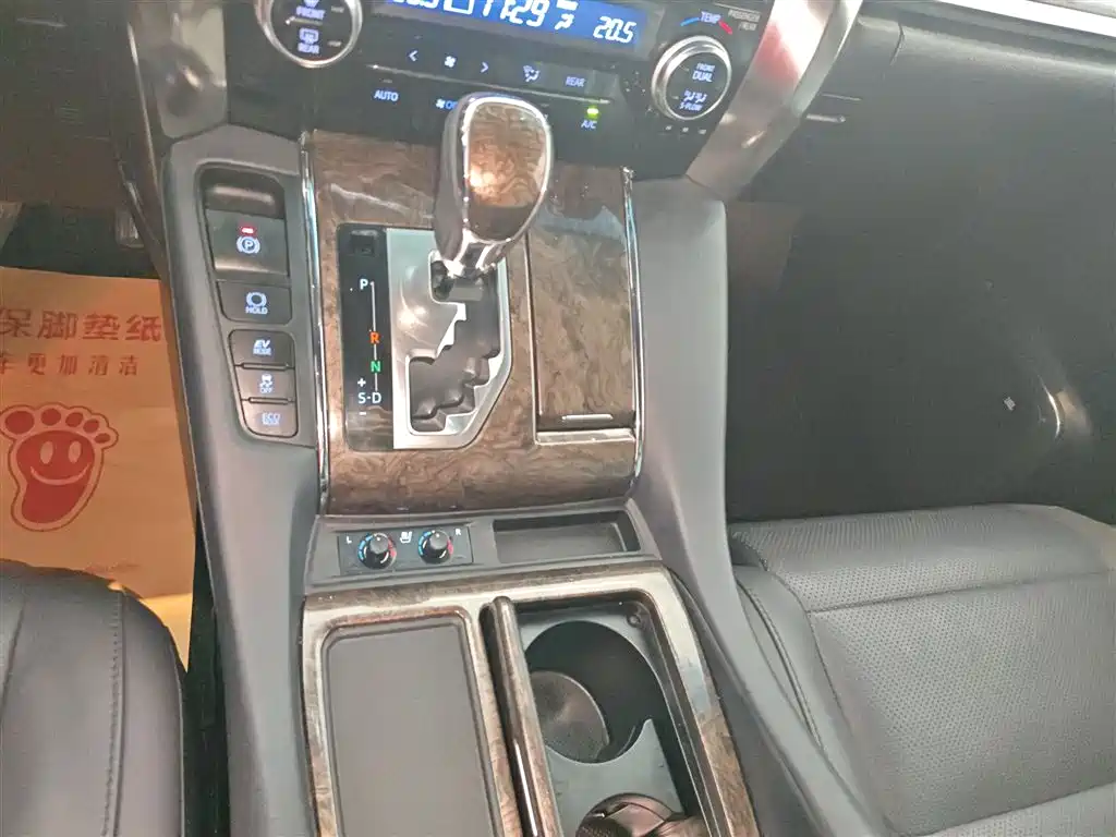 Toyota Vellfire 2020 — фото 14