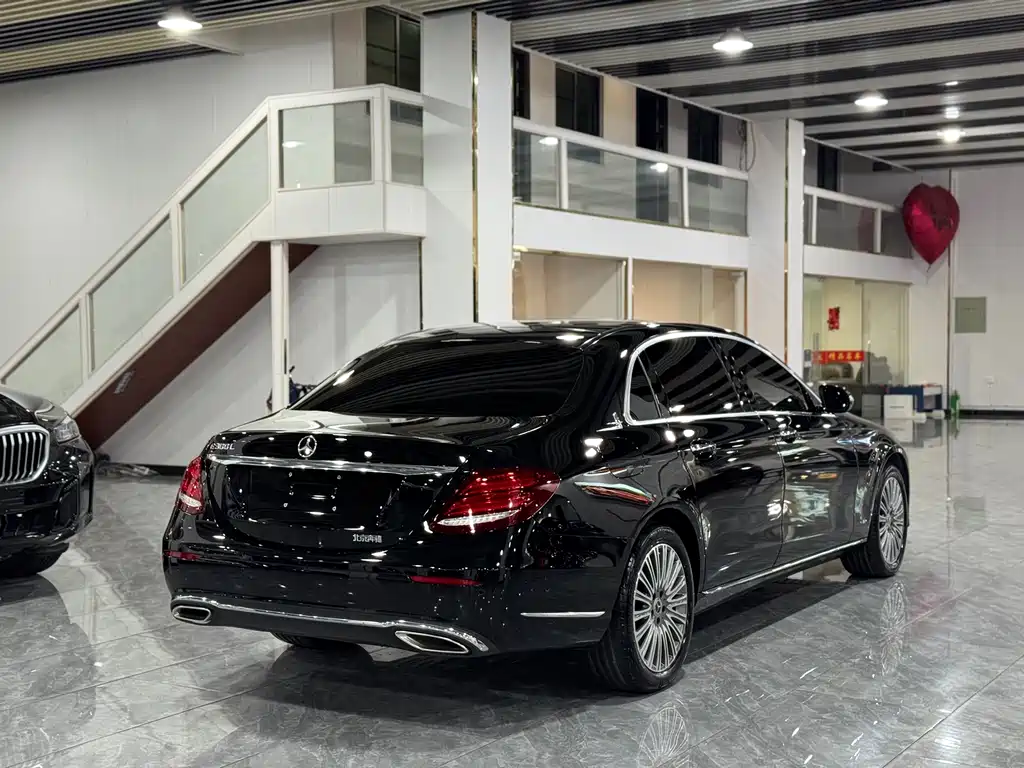 Mercedes-Benz E-Class 2020 — фото 15