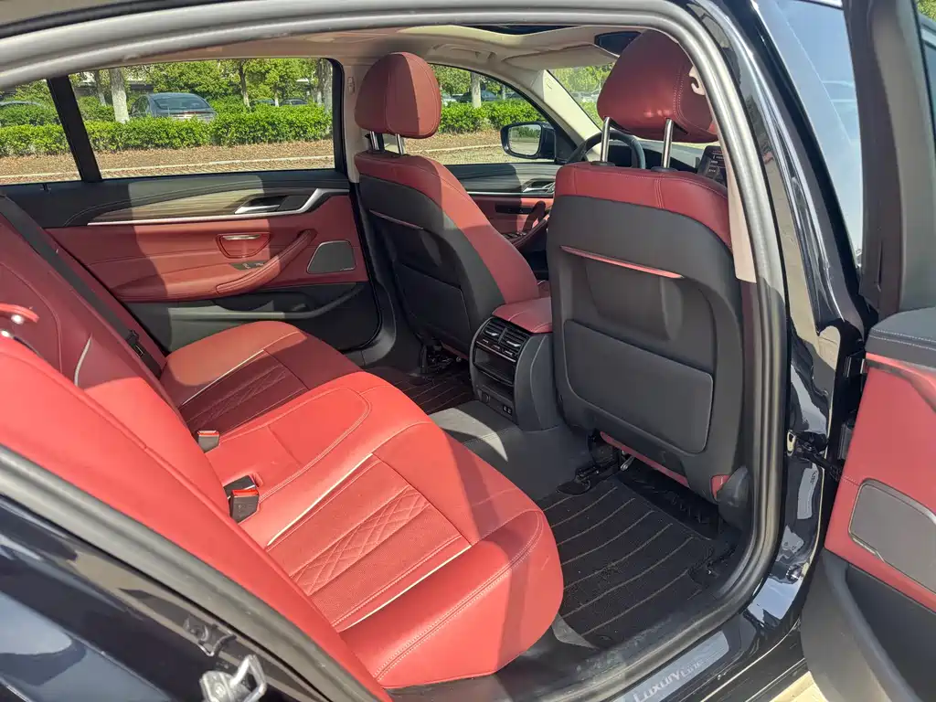 BMW 5 Series 2023 — фото 12
