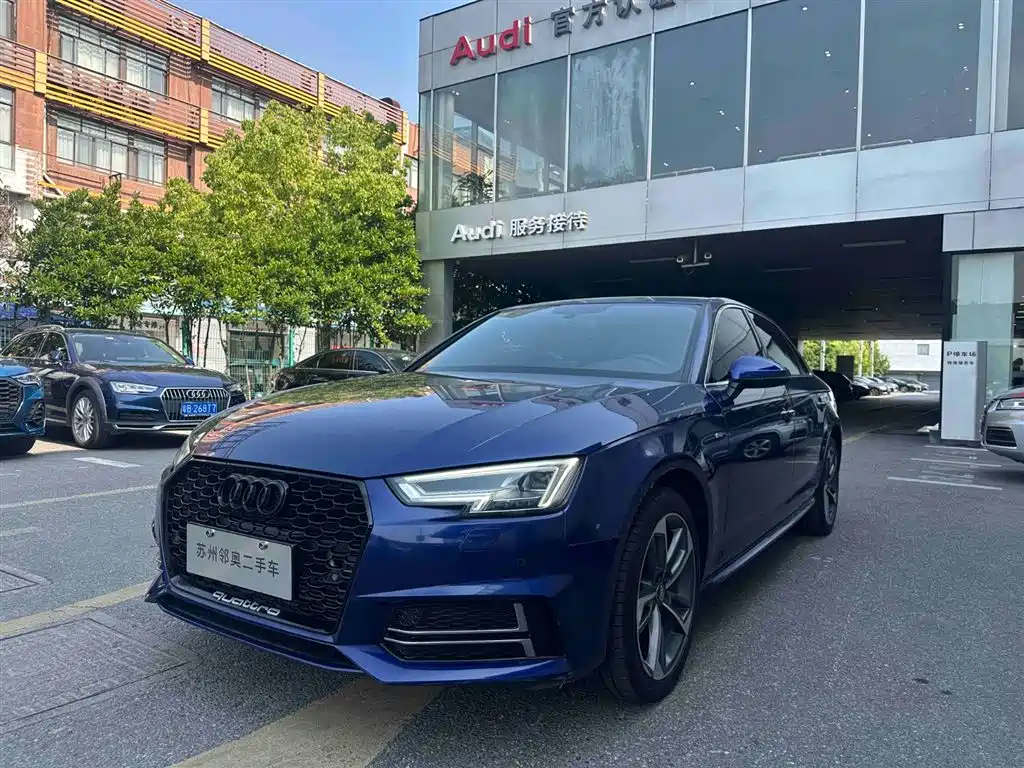 Audi A4L 2018 — фото 1