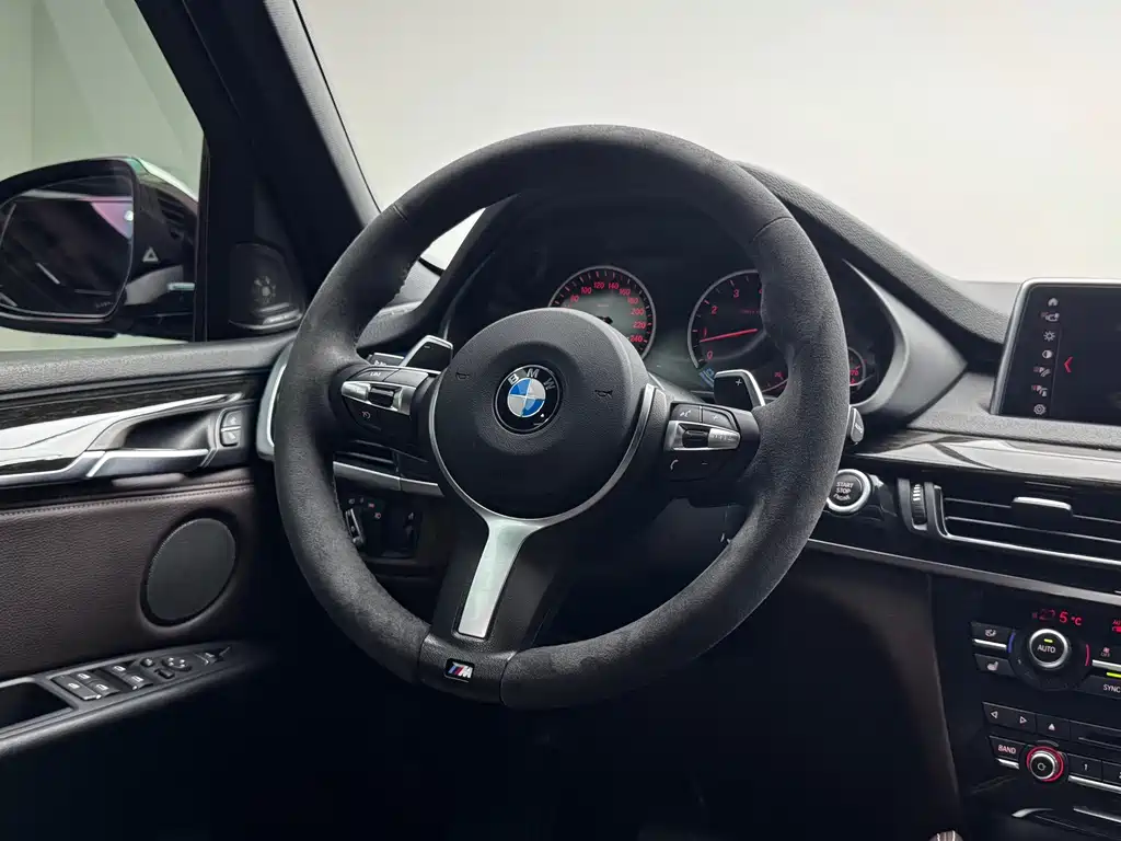 BMW X5 2017 — фото 23