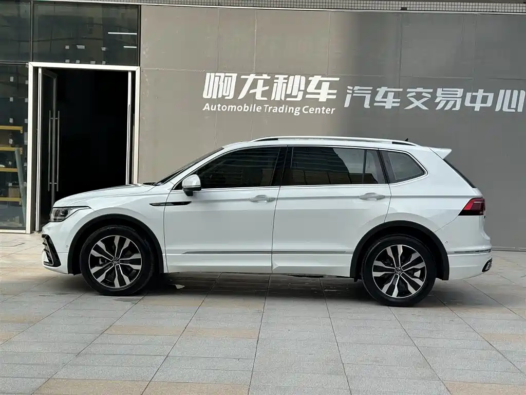 Volkswagen Tiguan L 2024 — фото 18