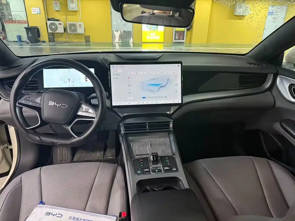 BYD Seal 07 DM-i 2025 — фото 9