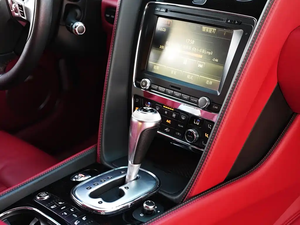 Bentley Continental 2015 — фото 16