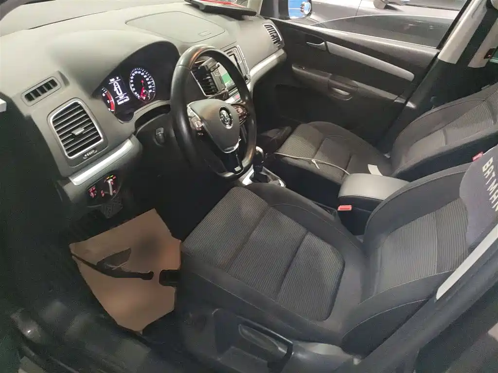 Volkswagen Sharan 2017 — фото 15