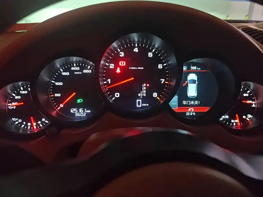 Porsche Cayenne 2014 — фото 14