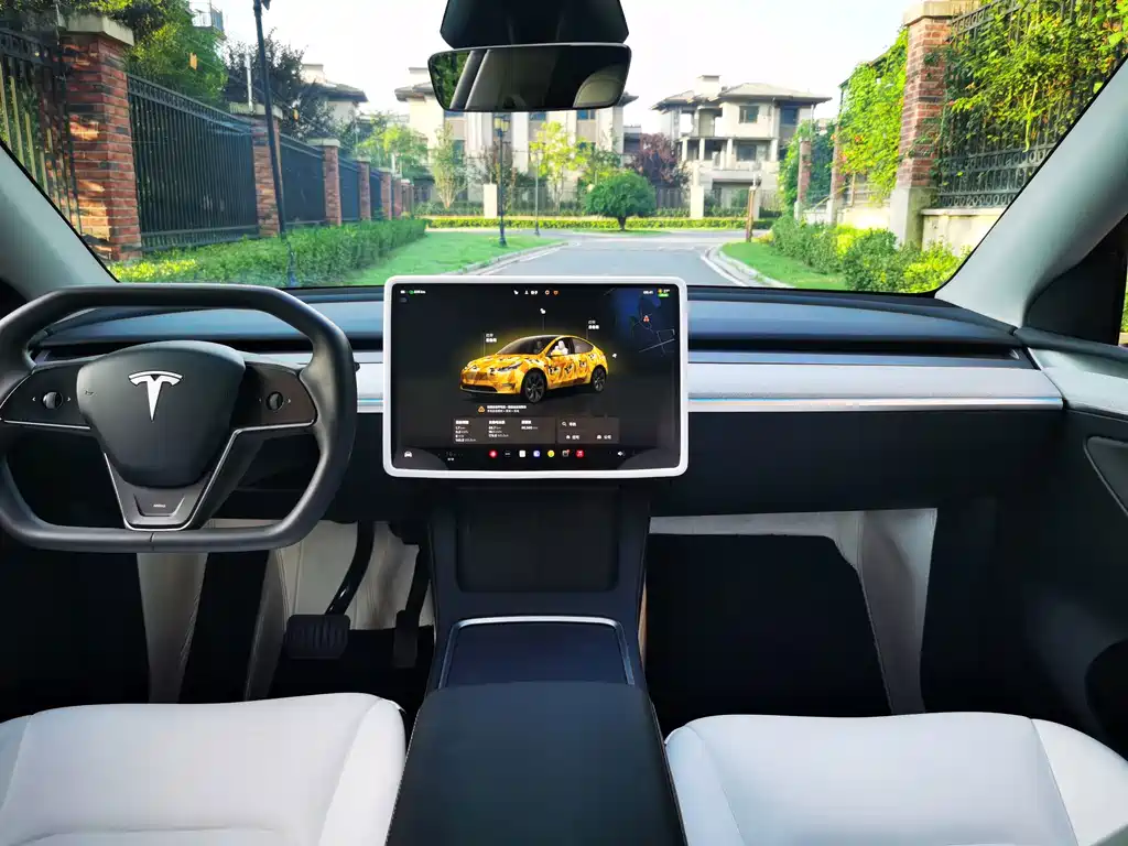 Tesla Model Y 2024 — фото 10