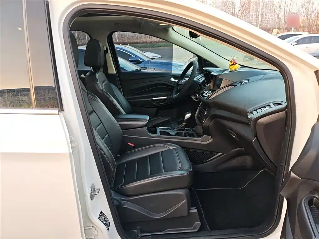 Ford Kuga 2018 — фото 25