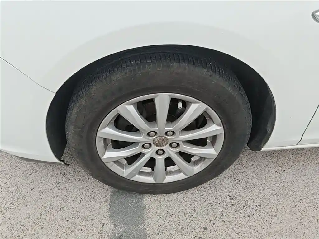 Buick Excelle 2015 — фото 23