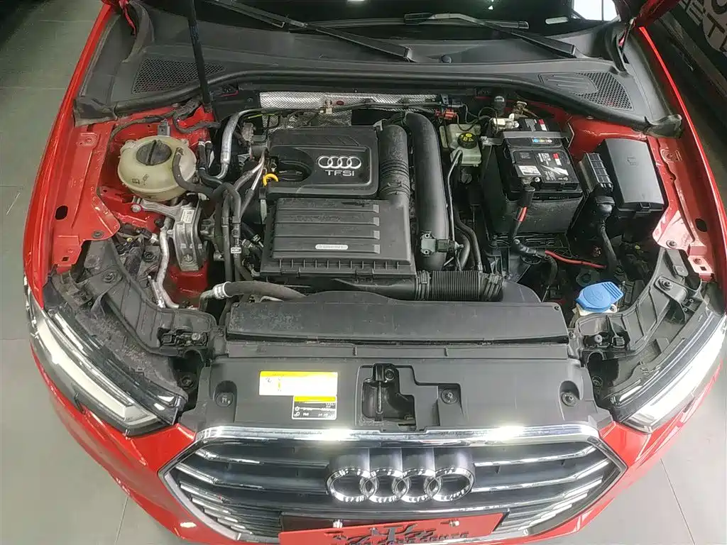 Audi A3 2018 — фото 10